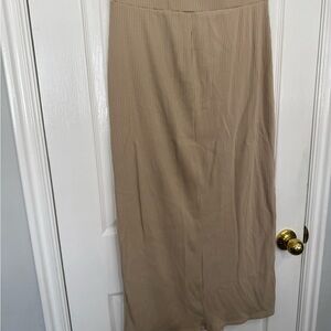 Old Navy Ribbed Maxi Skirt in Taupe Beige